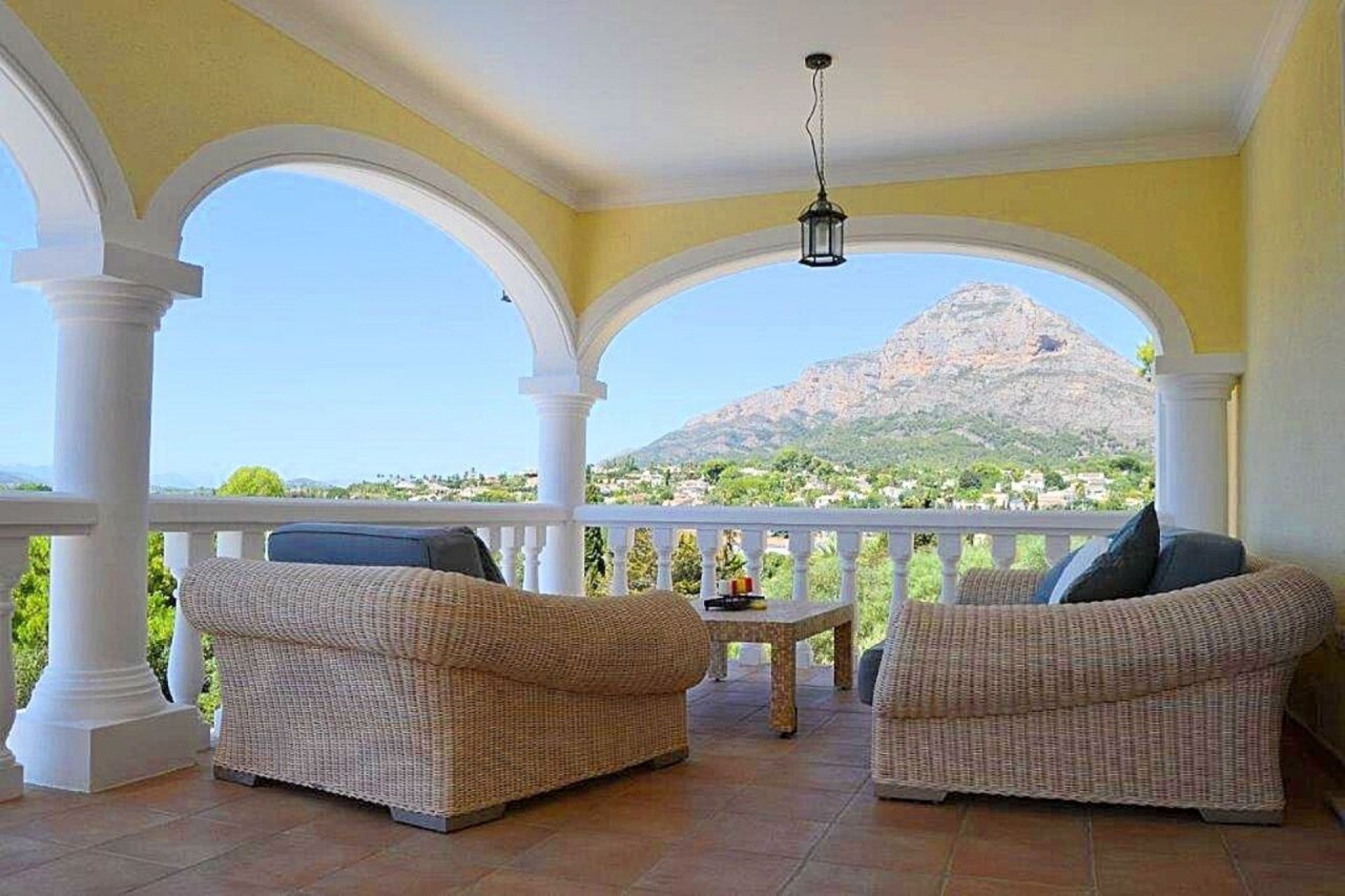 Resale - Villa -
Jávea - Costa Blanca