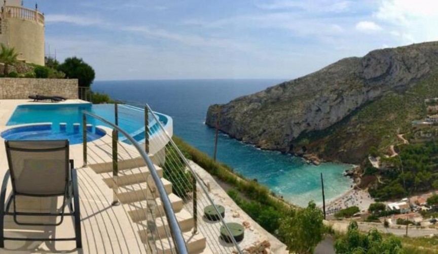 Resale - Villa -
Jávea - Costa Blanca