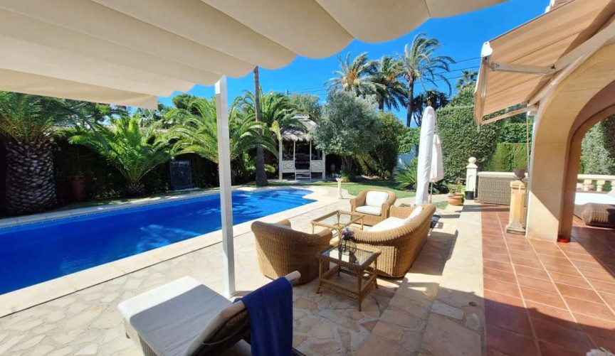 Resale - Villa -
Jávea - Costa Blanca