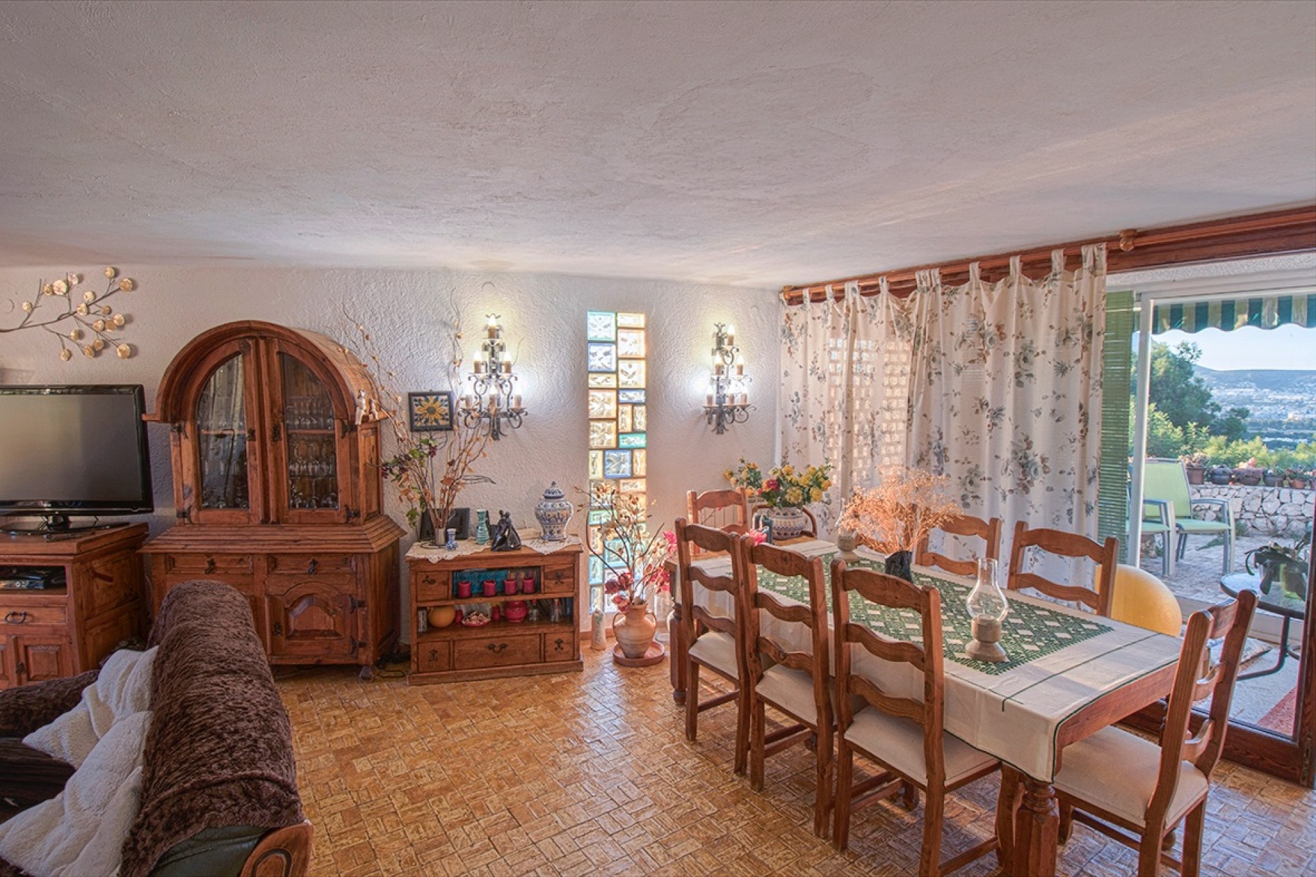 Resale - Villa -
Jávea - Costa Blanca