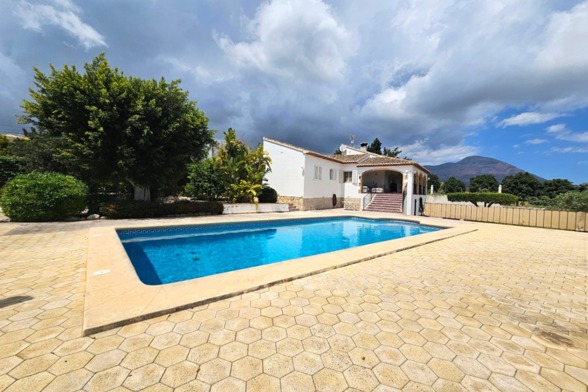 Resale - Villa -
Jávea - Costa Blanca