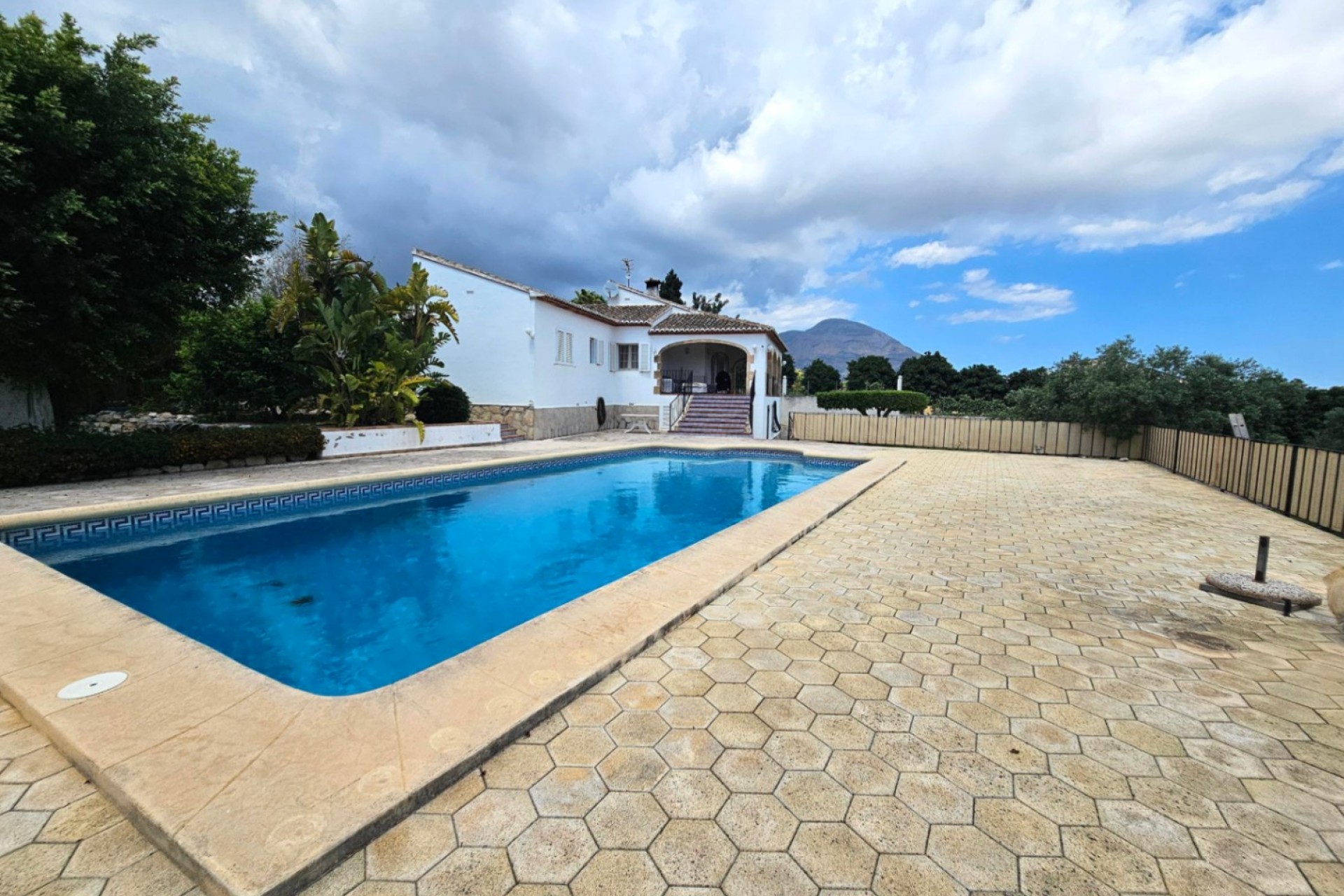 Resale - Villa -
Jávea - Costa Blanca