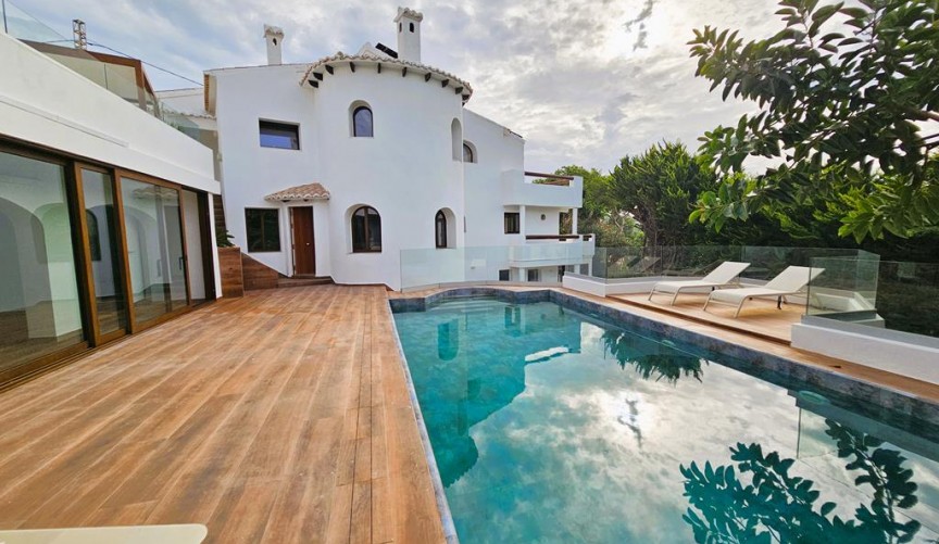 Resale - Villa -
Jávea - Costa Blanca