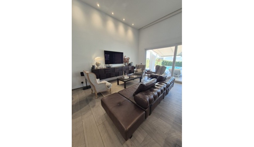 Resale - Villa -
La Finca Golf Resort - Inland