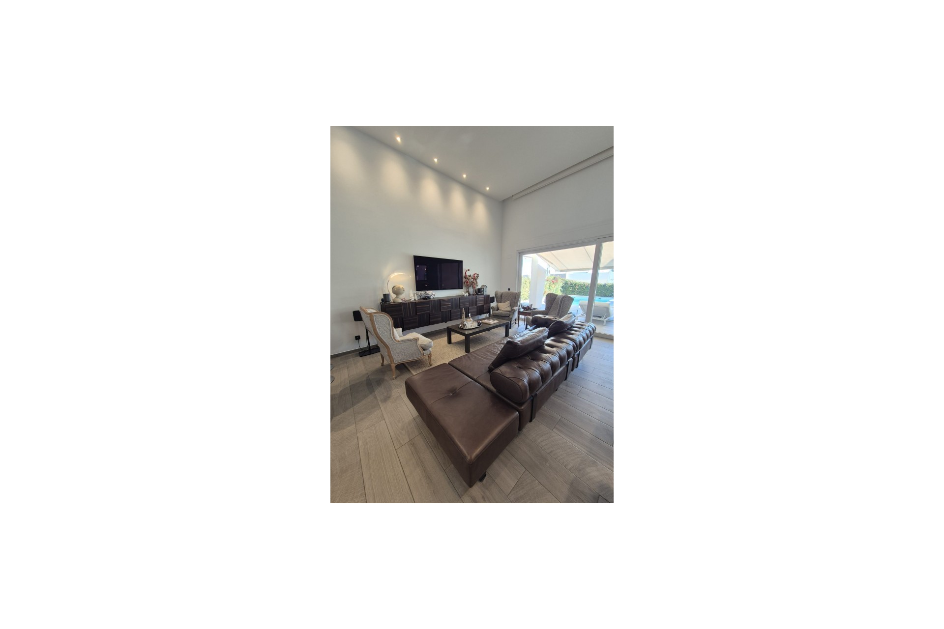 Resale - Villa -
La Finca Golf Resort - Inland