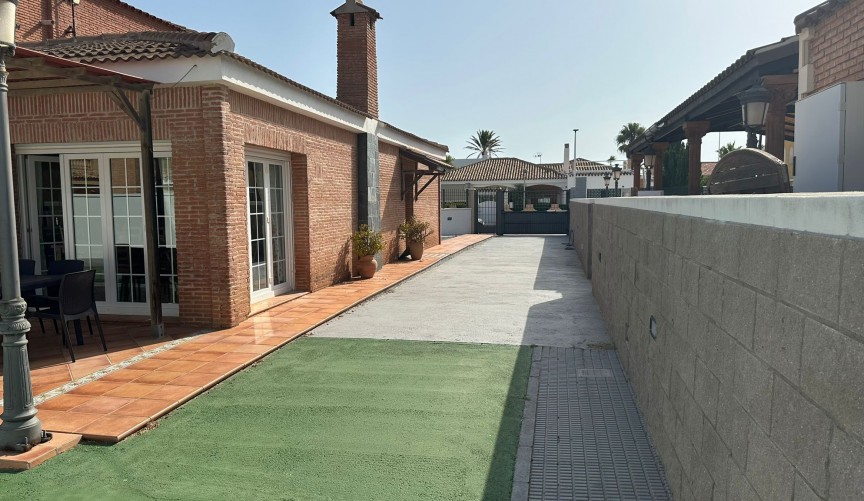 Resale - Villa -
La Manga del Mar Menor - Costa Calida