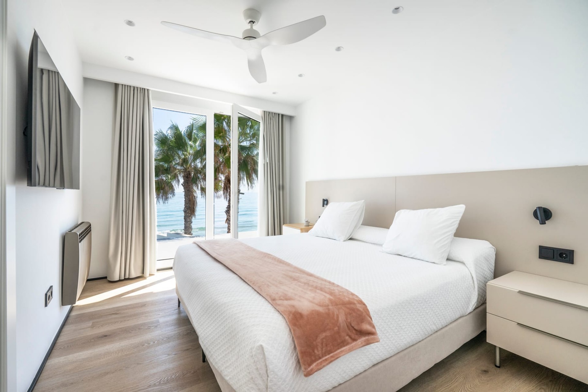 Resale - Villa -
La Manga del Mar Menor - Costa Calida