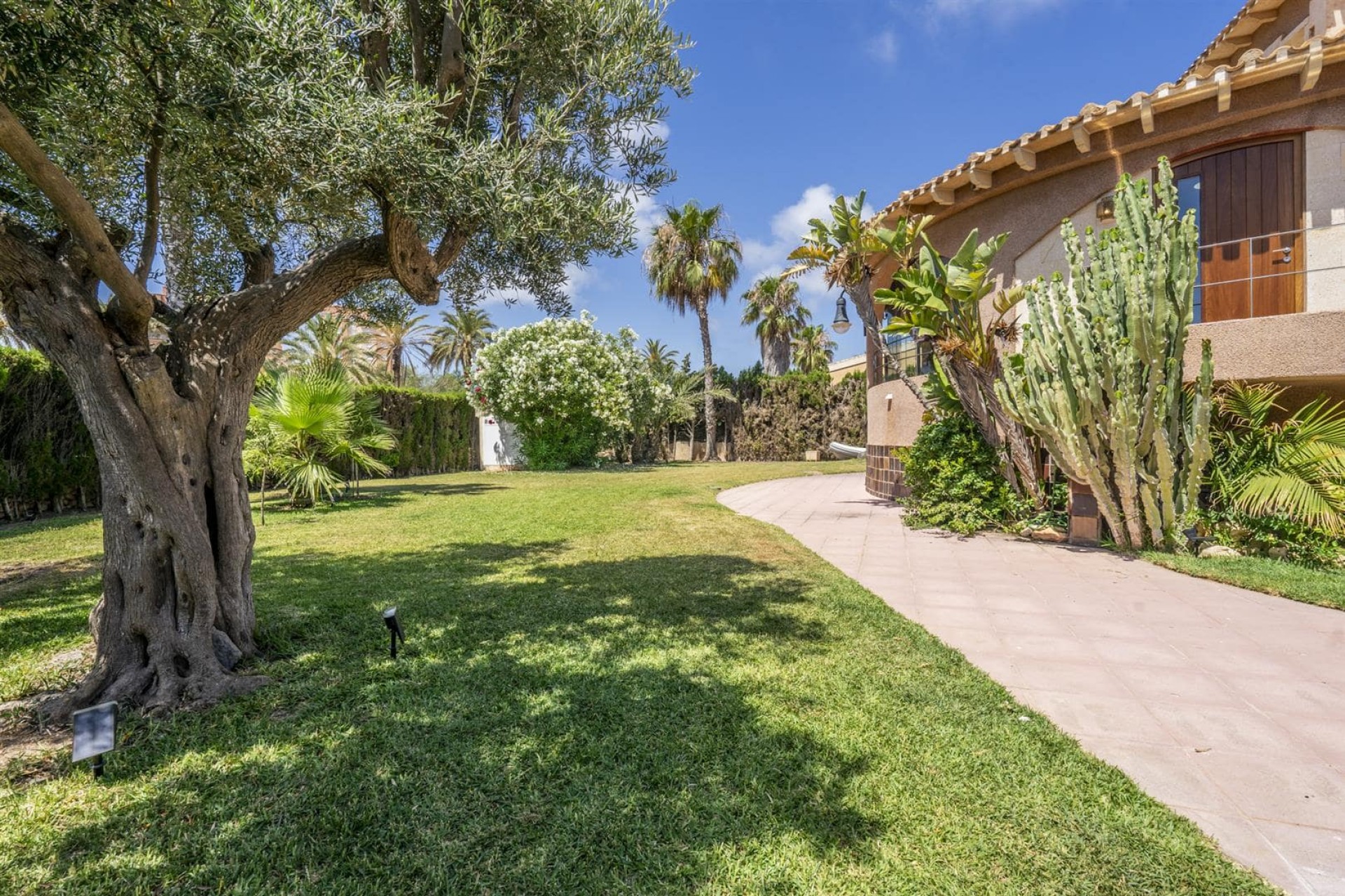 Resale - Villa -
La Manga del Mar Menor - Costa Calida