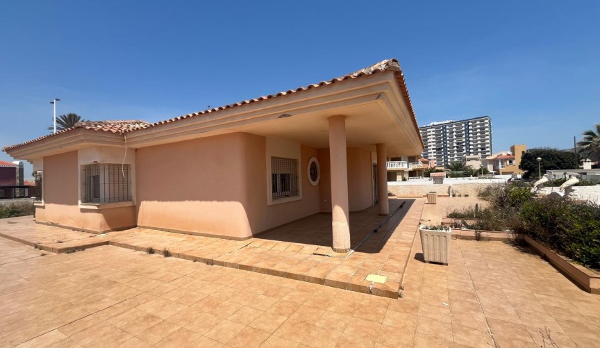 Resale - Villa -
La Manga del Mar Menor - Playa Del Galán