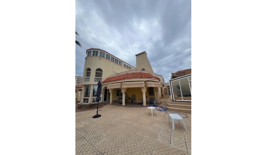 Resale - Villa -
La Manga del Mar Menor - Veneziola