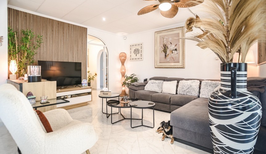 Resale - Villa -
La Marina - Costa Blanca