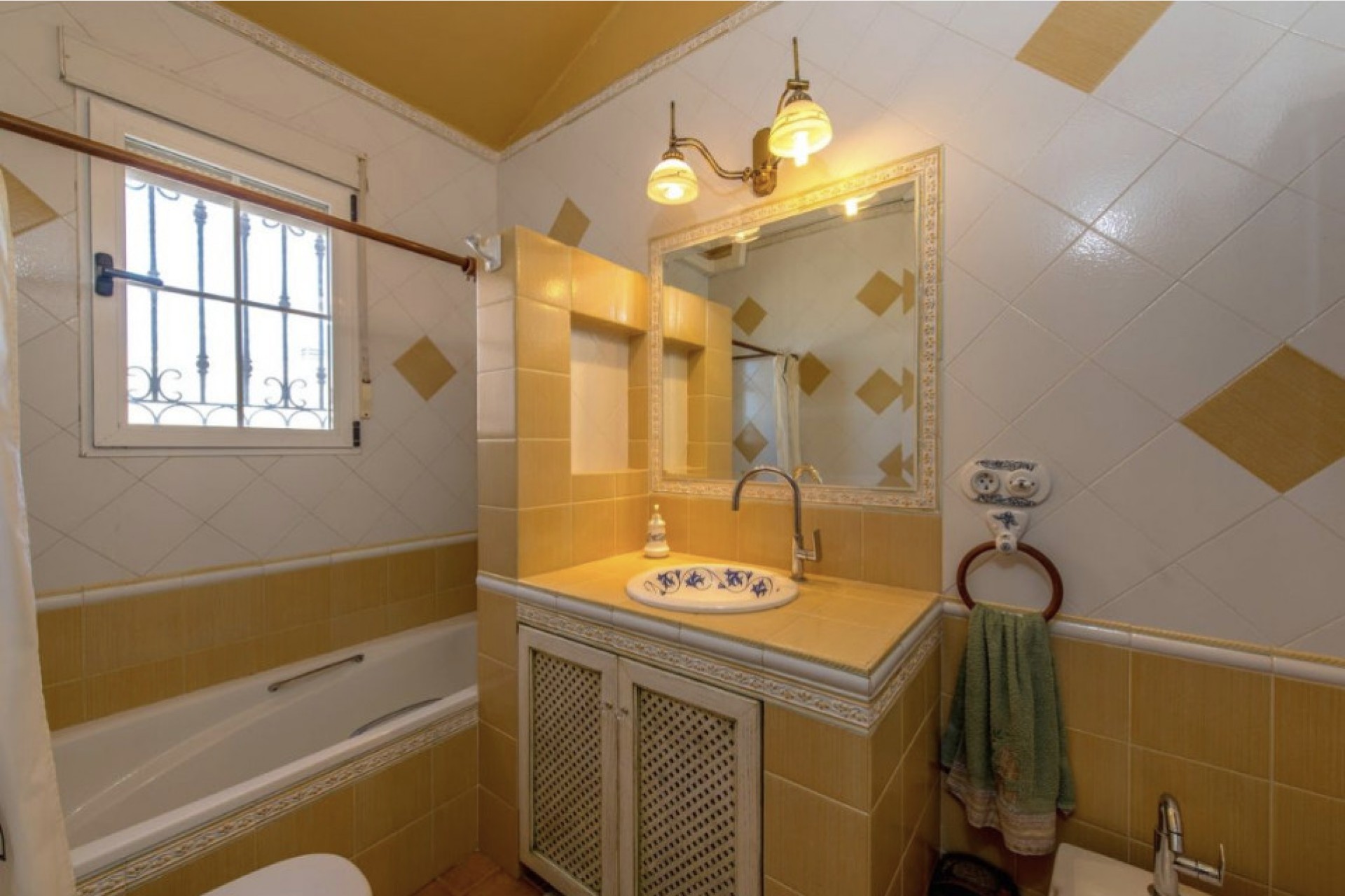 Resale - Villa -
La Mata - Costa Blanca