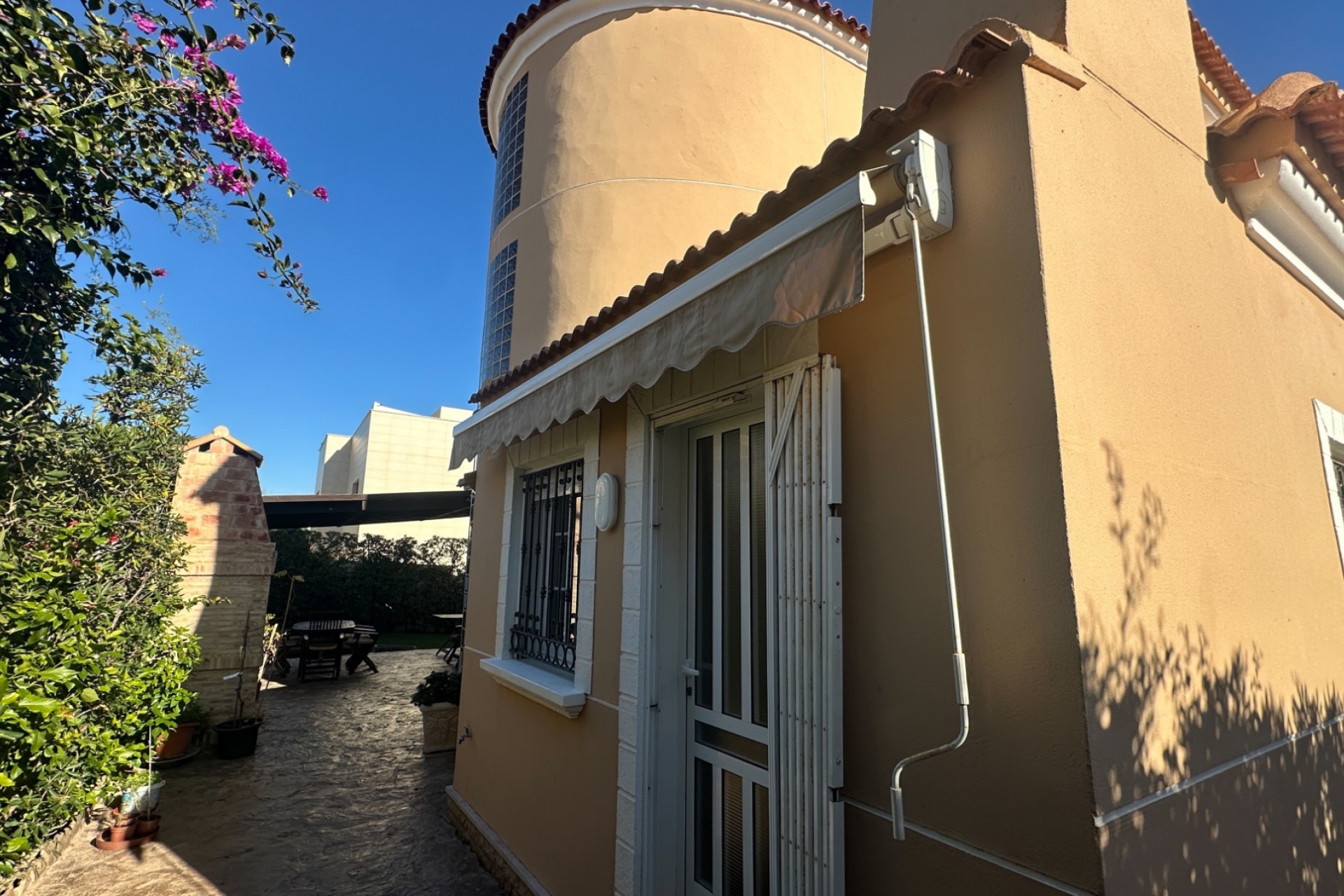 Resale - Villa -
La Mata - Costa Blanca