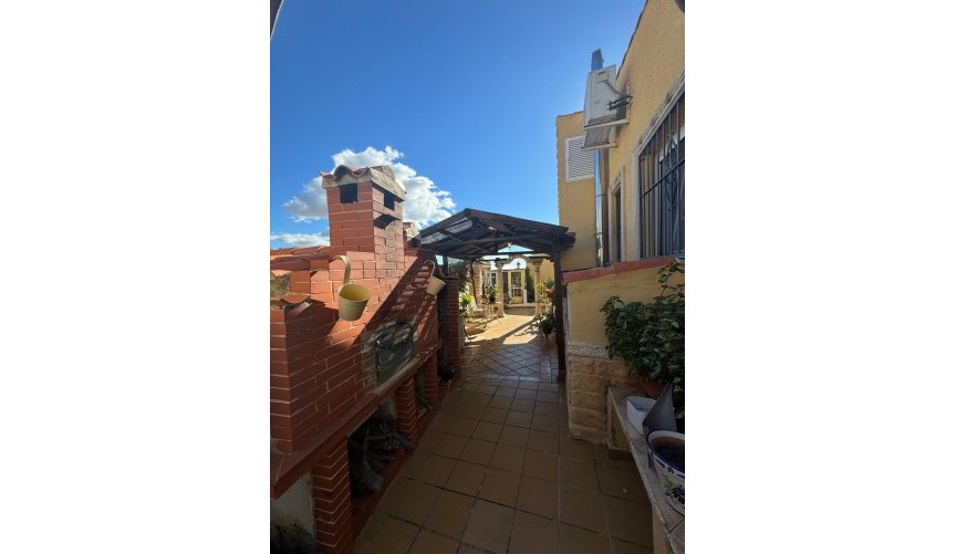 Resale - Villa -
La Nucía - Costa Blanca