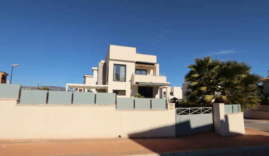 Resale - Villa -
La Nucía - Costa Blanca