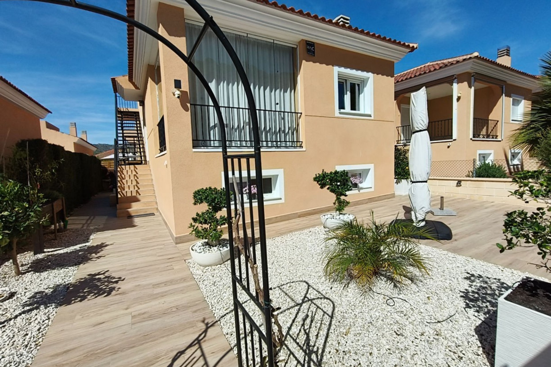 Resale - Villa -
La Romana - Inland