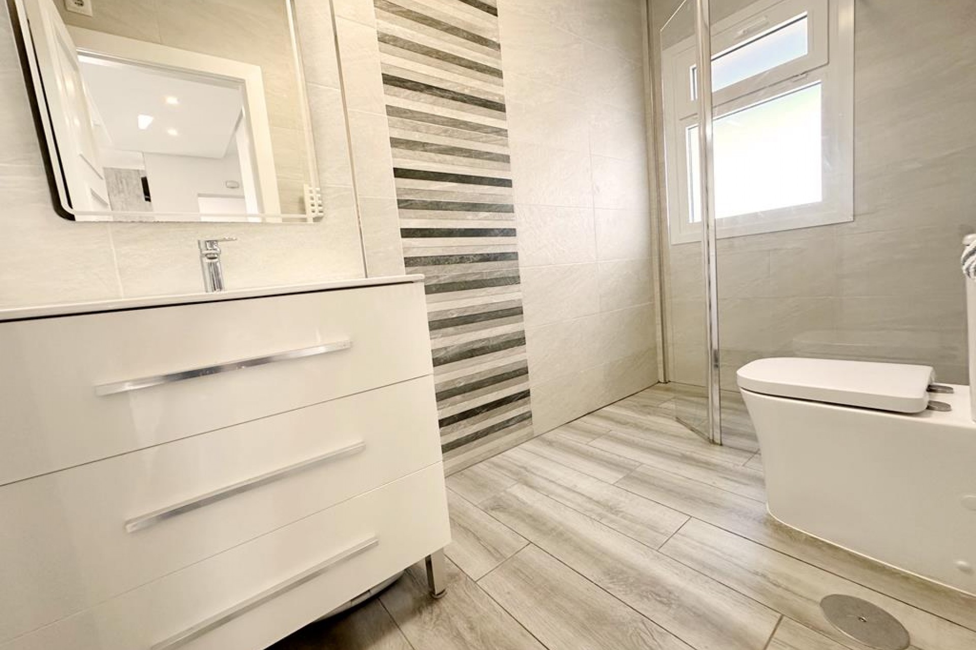 Resale - Villa -
La Torre Golf Resort - Inland