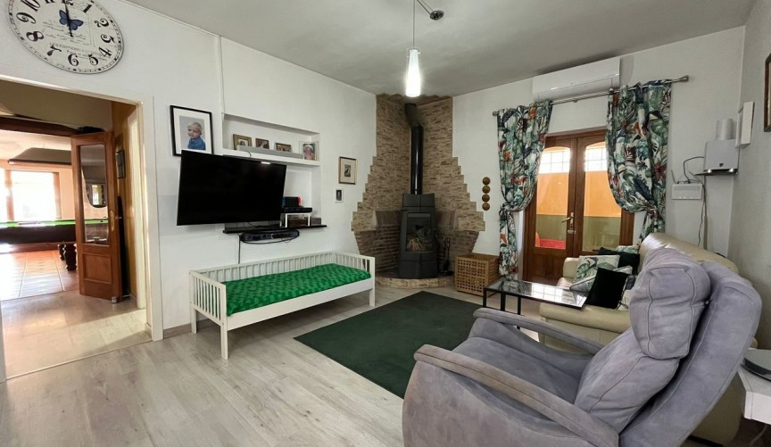 Resale - Villa -
La Torre Golf Resort - Inland