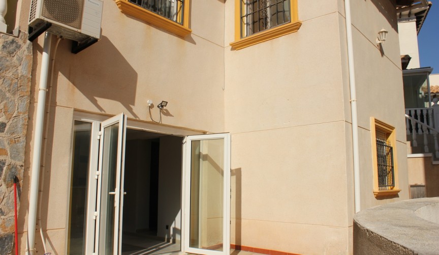 Resale - Villa -
La Zenia - Costa Blanca