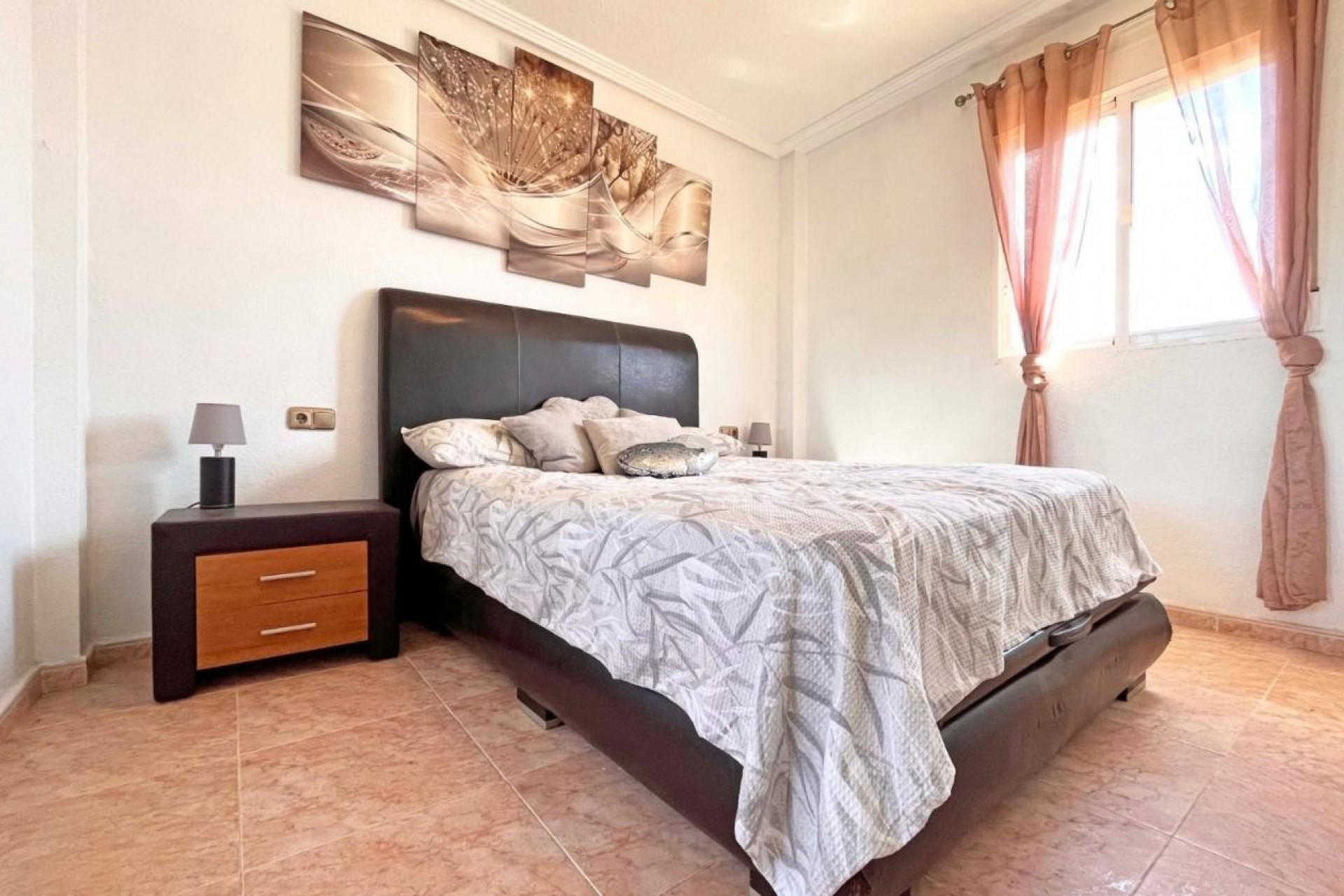 Resale - Villa -
La Zenia - Costa Blanca