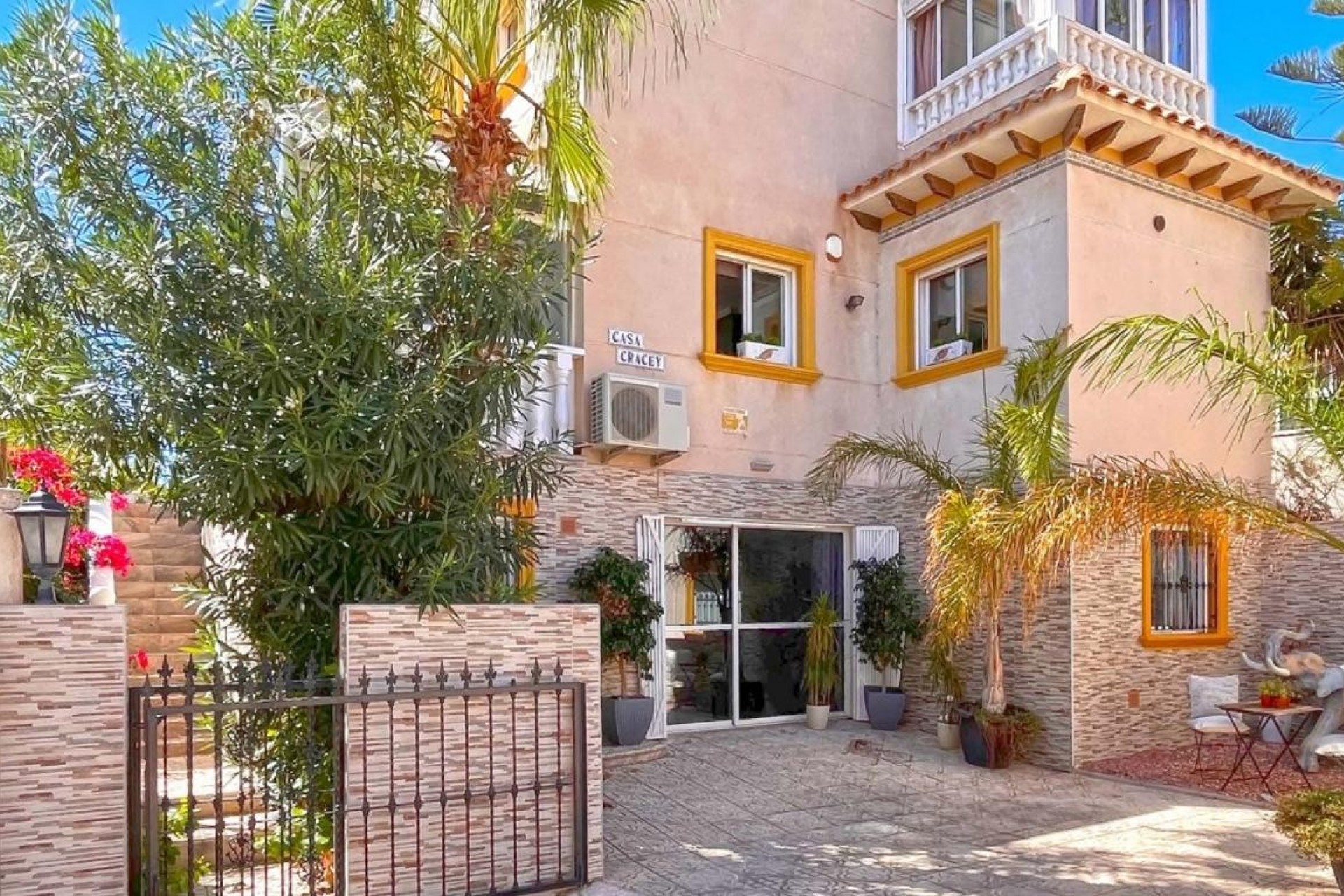 Resale - Villa -
La Zenia - Costa Blanca