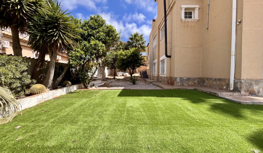 Resale - Villa -
La Zenia - Costa Blanca