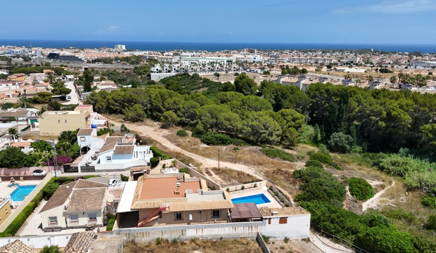 Resale - Villa -
La Zenia - Costa Blanca