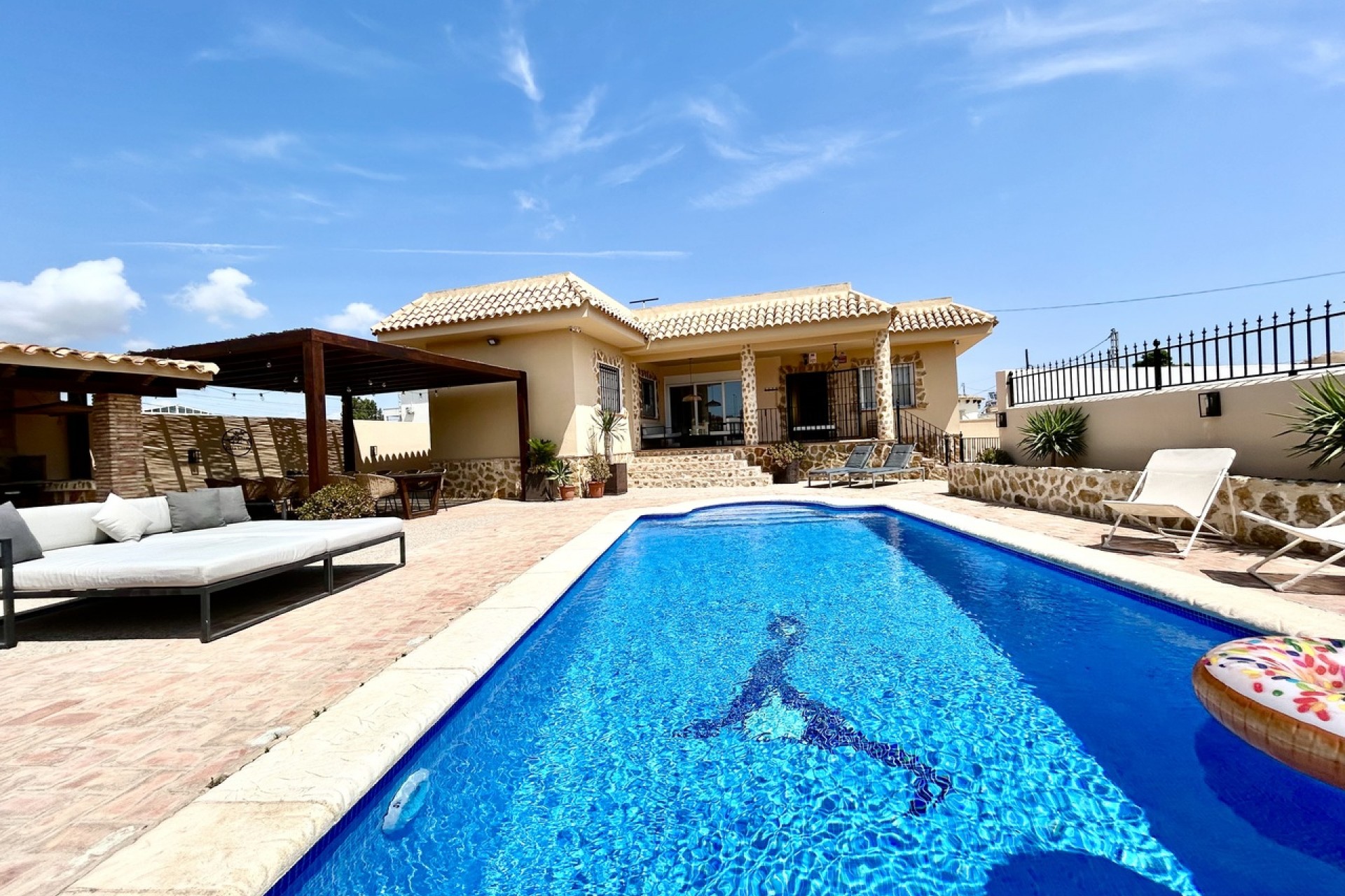 Resale - Villa -
La Zenia - Costa Blanca