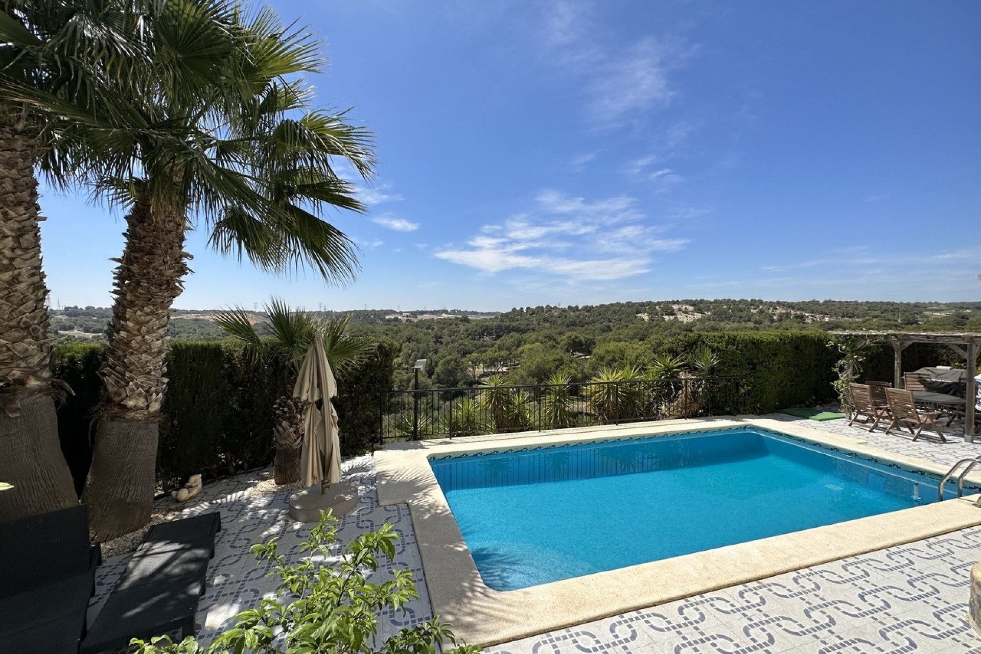 Resale - Villa -
Las Ramblas Golf - Inland