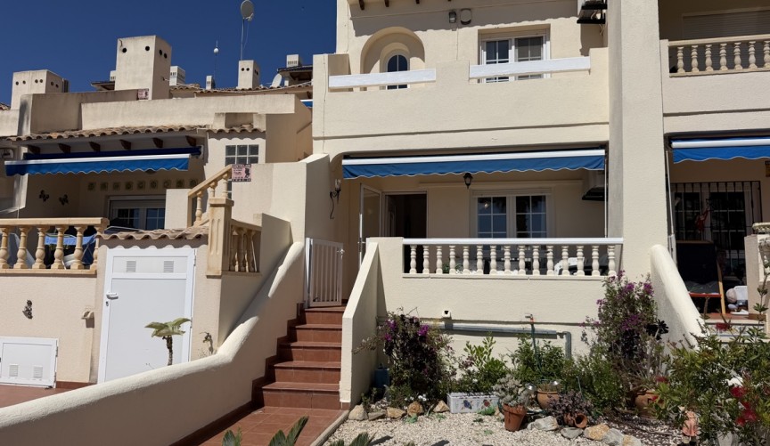 Resale - Villa -
Las Ramblas Golf - Inland