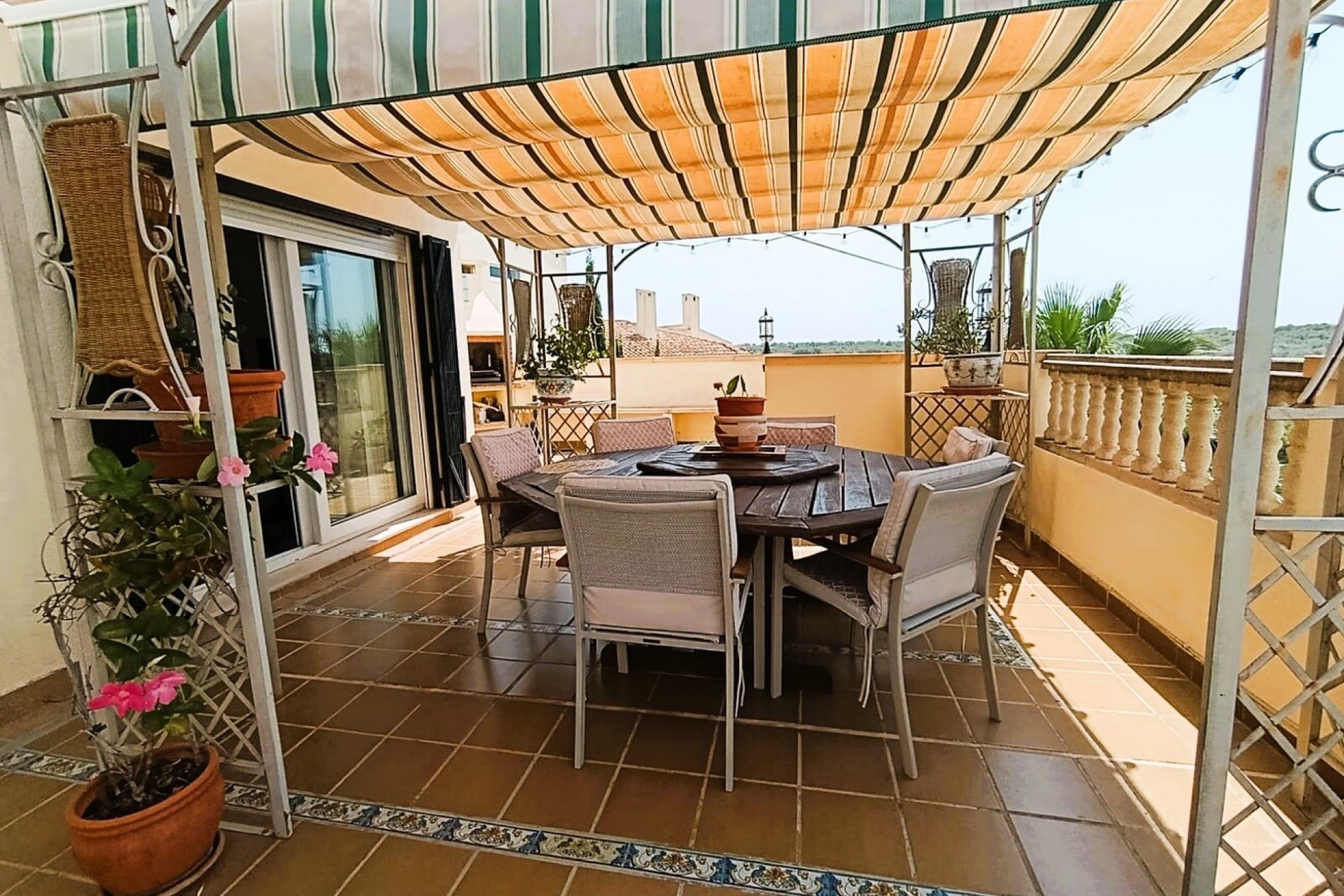 Resale - Villa -
Las Ramblas Golf - Inland