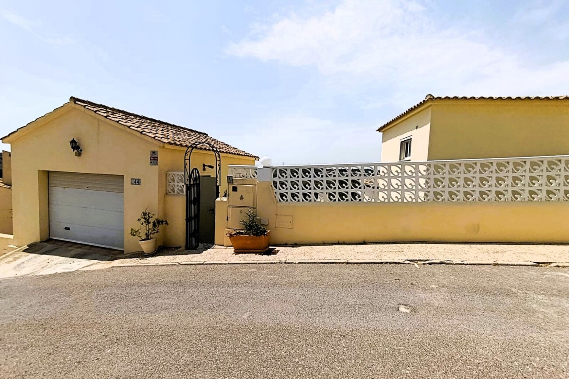 Resale - Villa -
Las Ramblas Golf - Inland