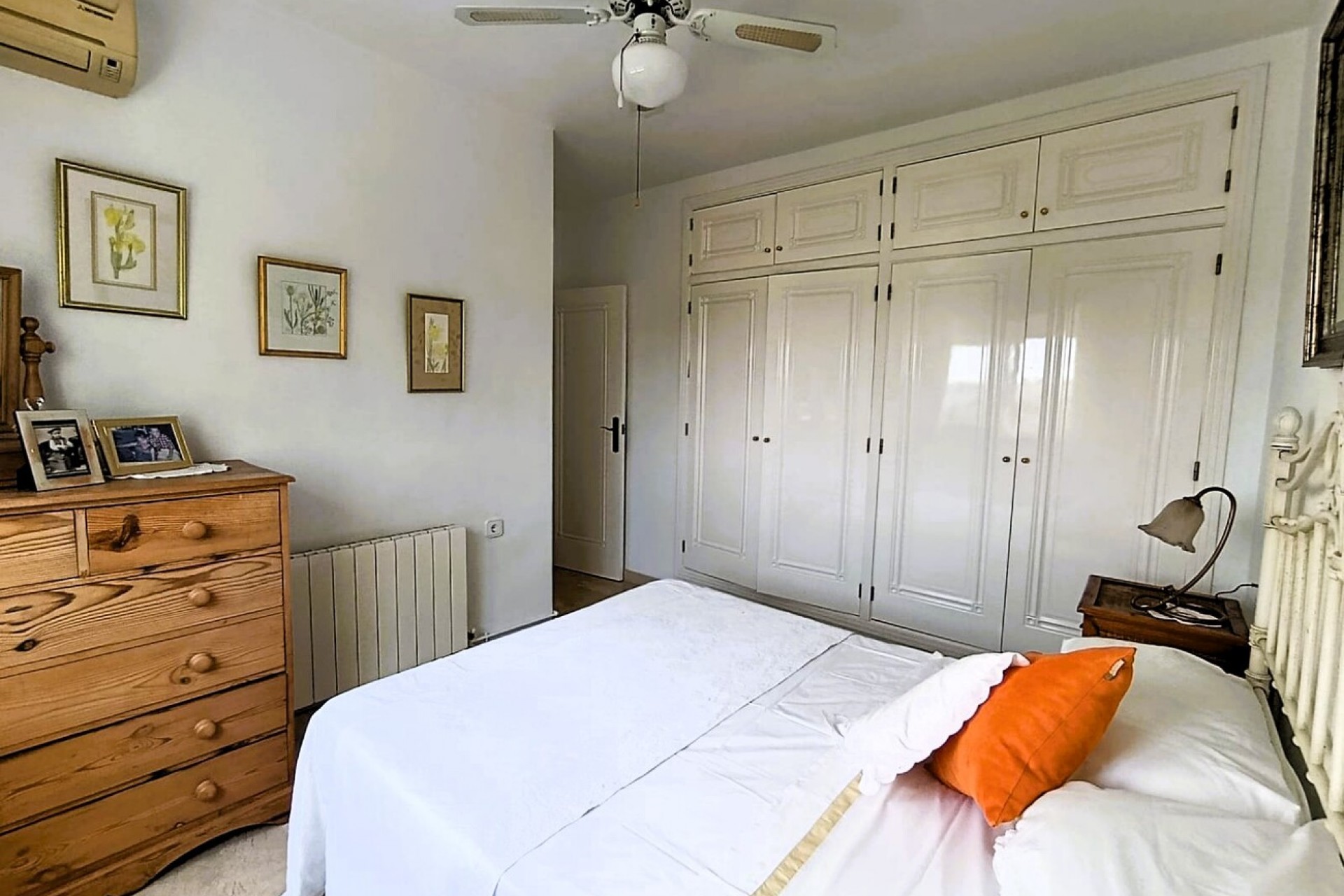 Resale - Villa -
Las Ramblas Golf - Inland