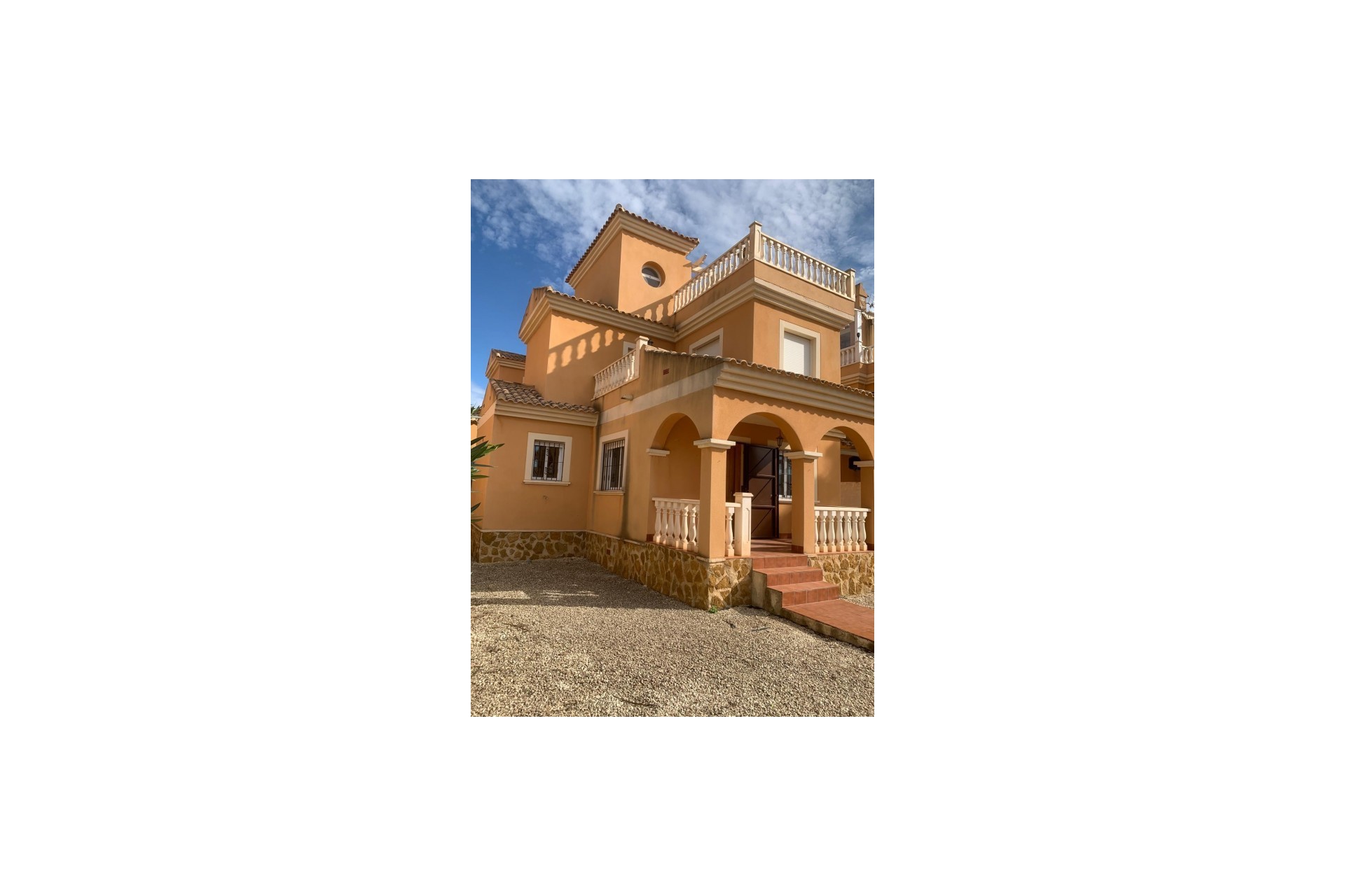 Resale - Villa -
Lo Crispin - Inland