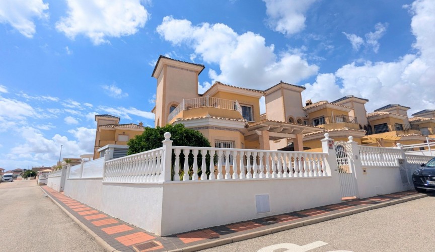 Resale - Villa -
Lo Crispin - Inland