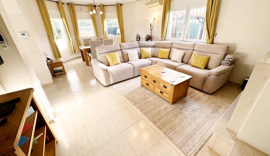 Resale - Villa -
Lo Santiago - Inland