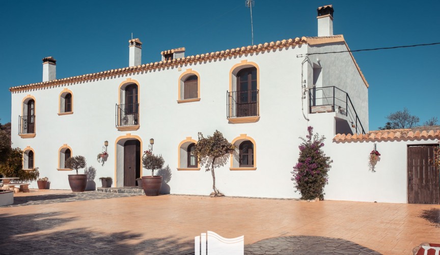 Resale - Villa -
Lorca - Costa Calida
