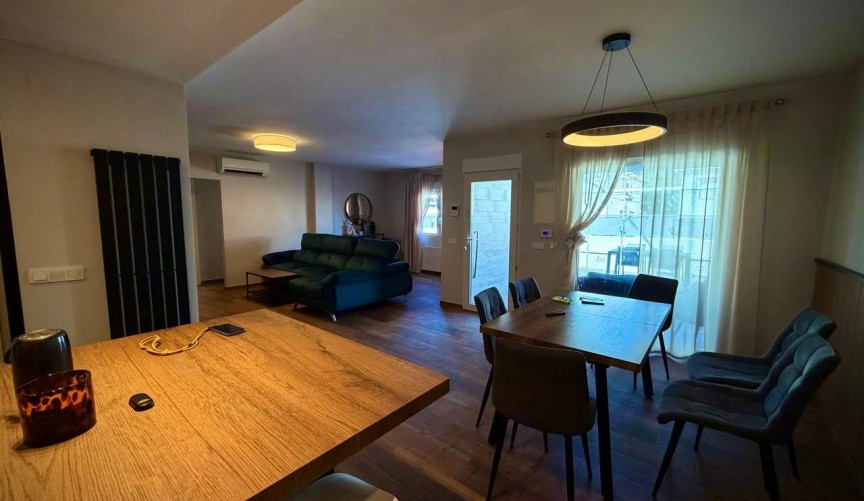 Resale - Villa -
Los Balcones - Barrio Los Balcones - Los Altos del Edén