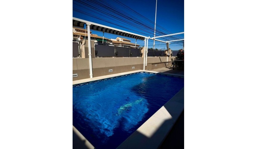 Resale - Villa -
Los Balcones - Barrio Los Balcones - Los Altos del Edén