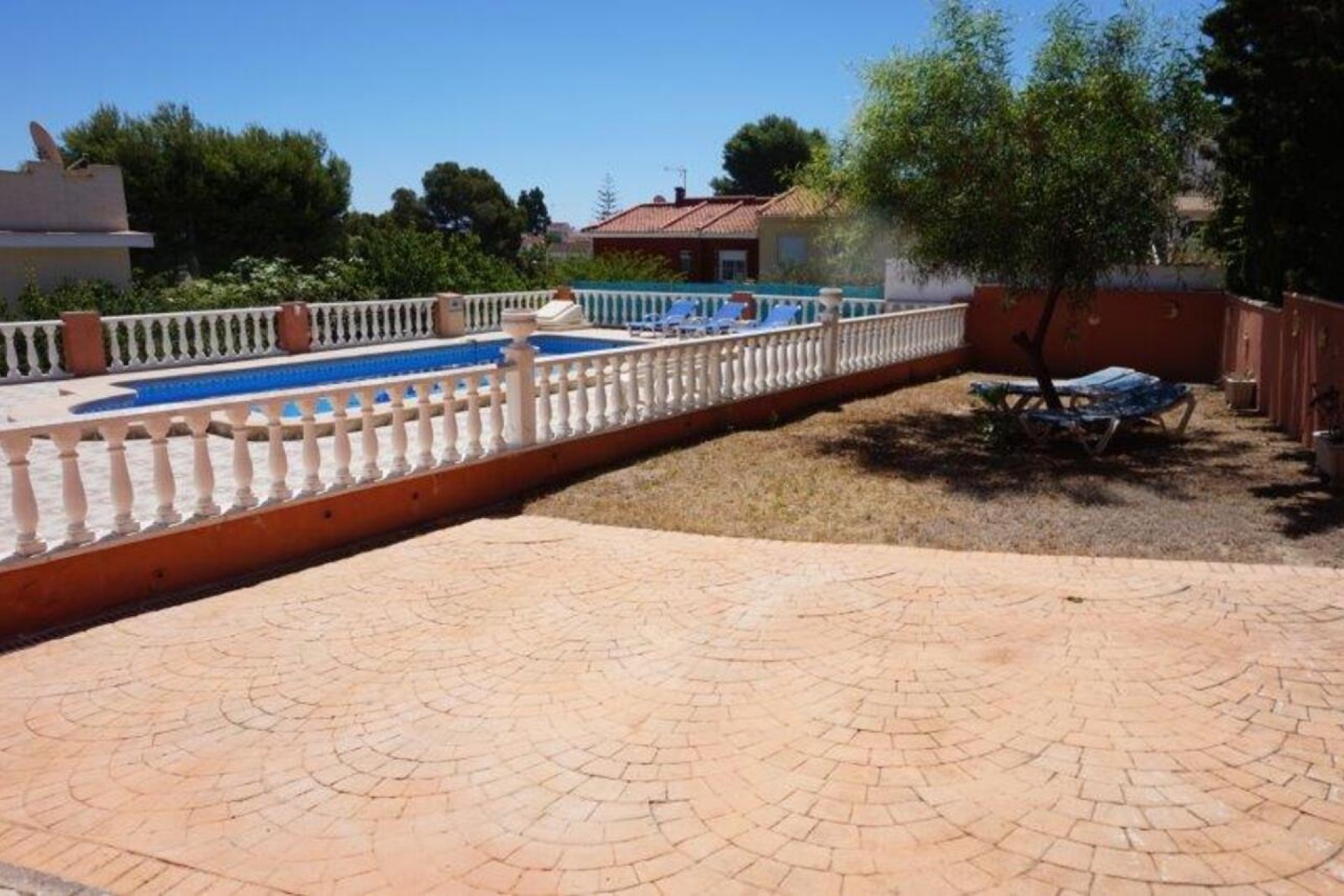 Resale - Villa -
Los Balcones - Costa Blanca