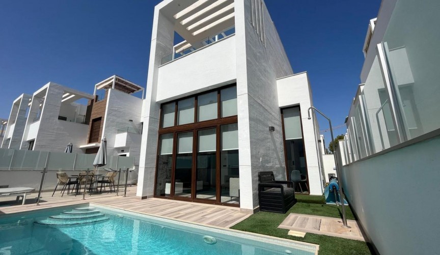 Resale - Villa -
Los Balcones - Costa Blanca