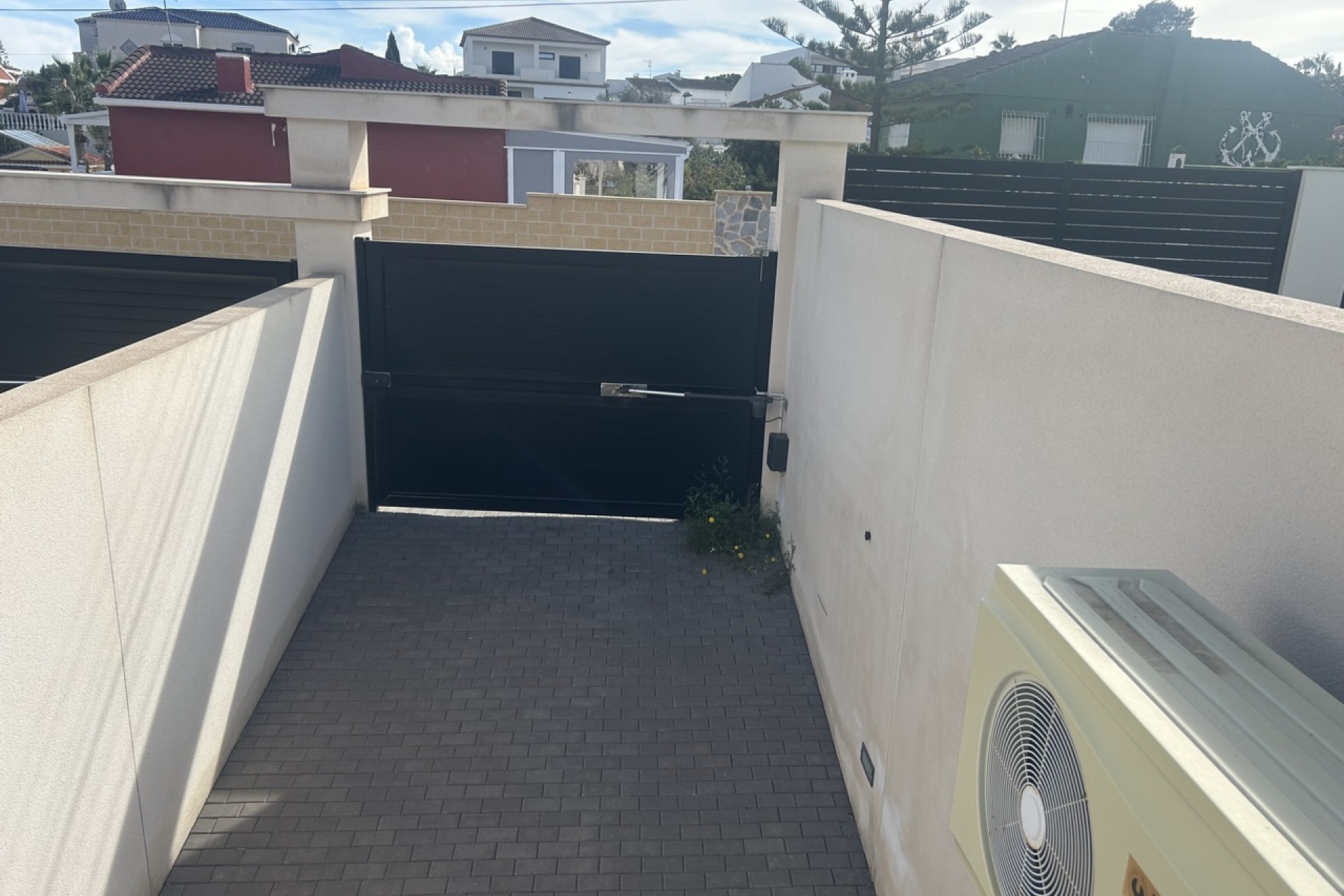 Resale - Villa -
Los Balcones - Costa Blanca