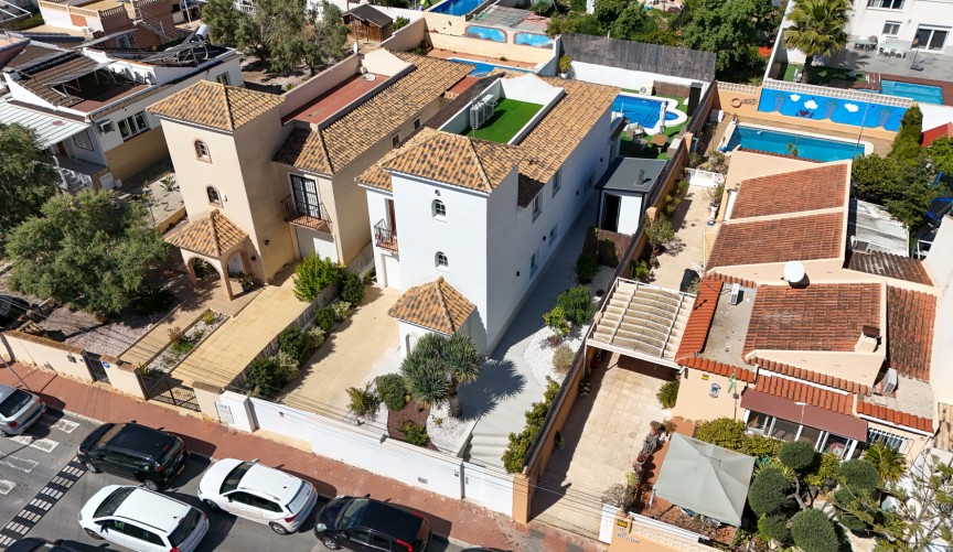 Resale - Villa -
Los Balcones - Costa Blanca