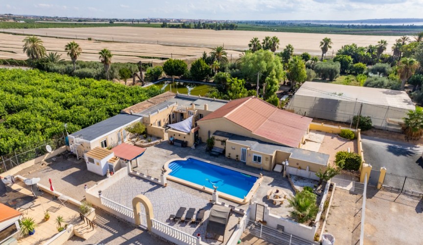 Resale - Villa -
Los Montesinos - Costa Blanca