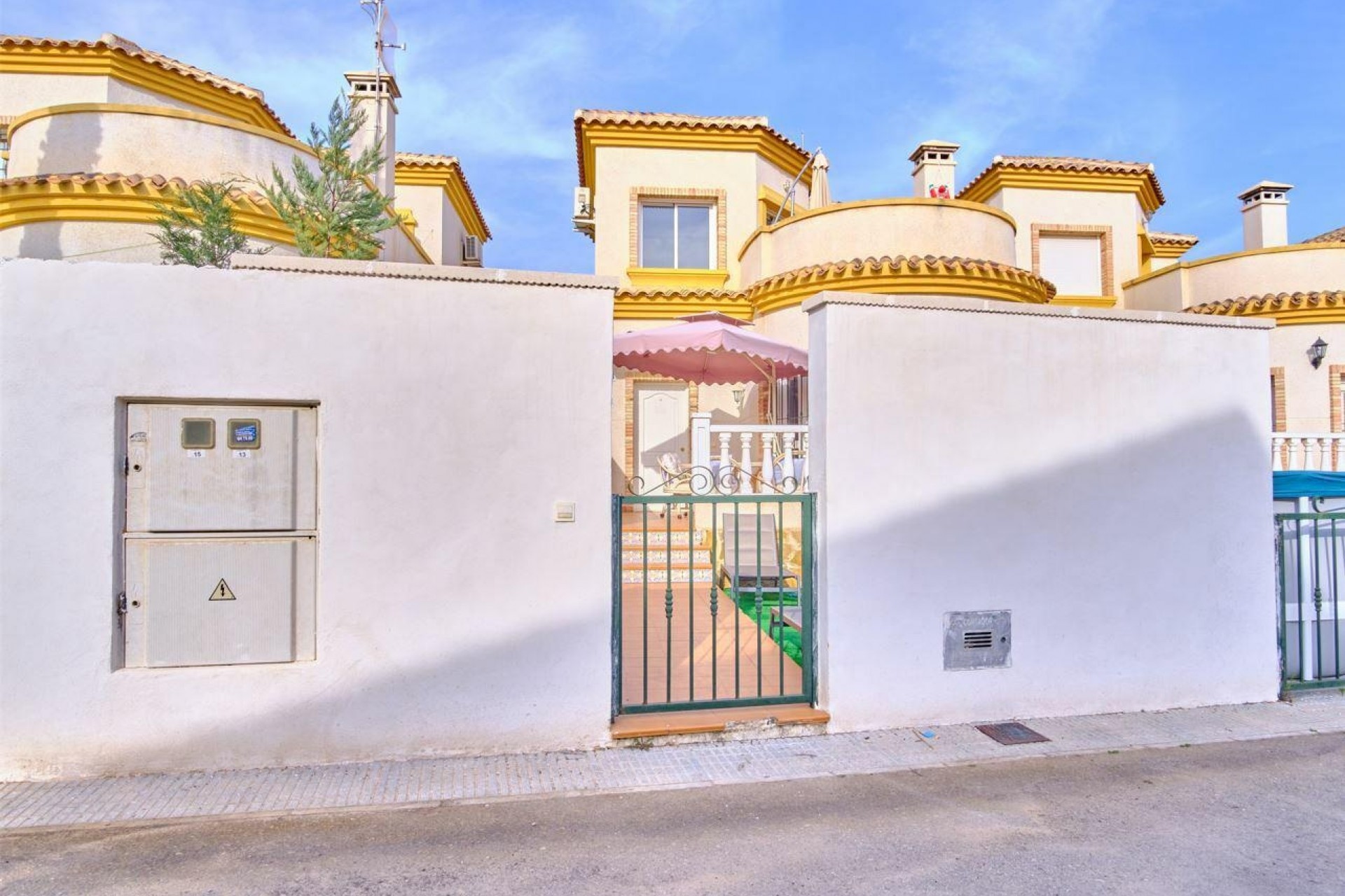 Resale - Villa -
Los Montesinos - Costa Blanca