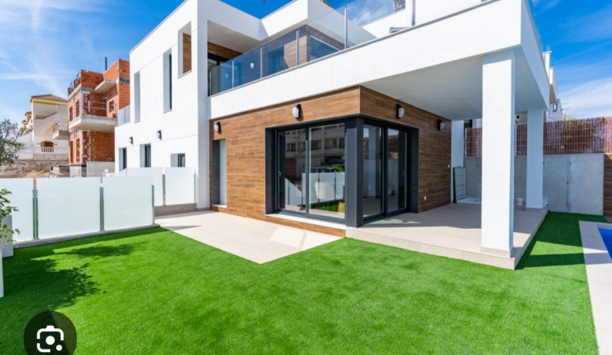 Resale - Villa -
Los Montesinos - Costa Blanca