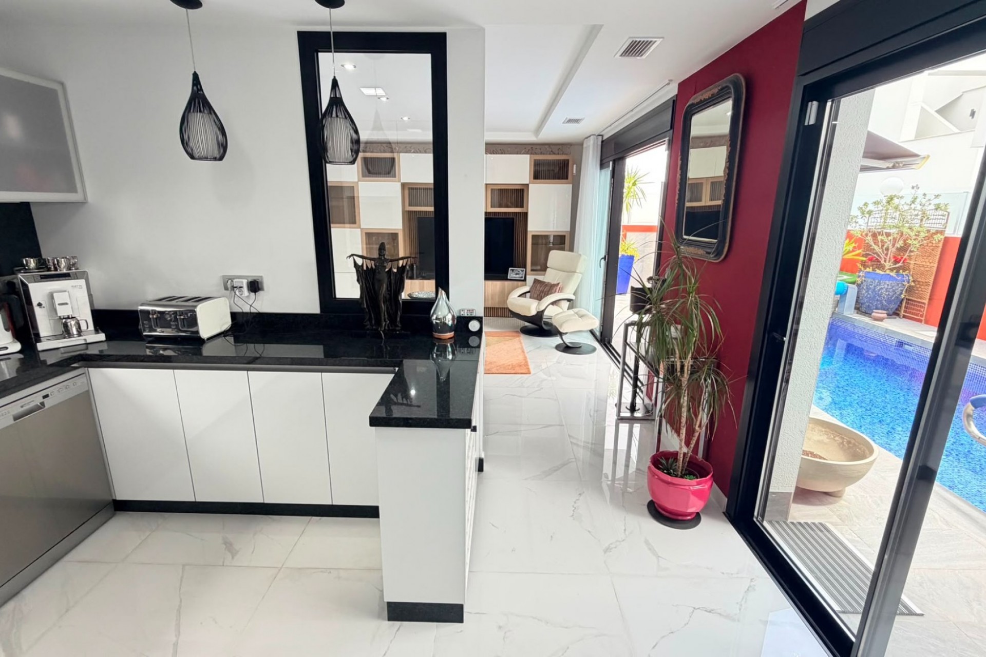 Resale - Villa -
Los Montesinos - Costa Blanca