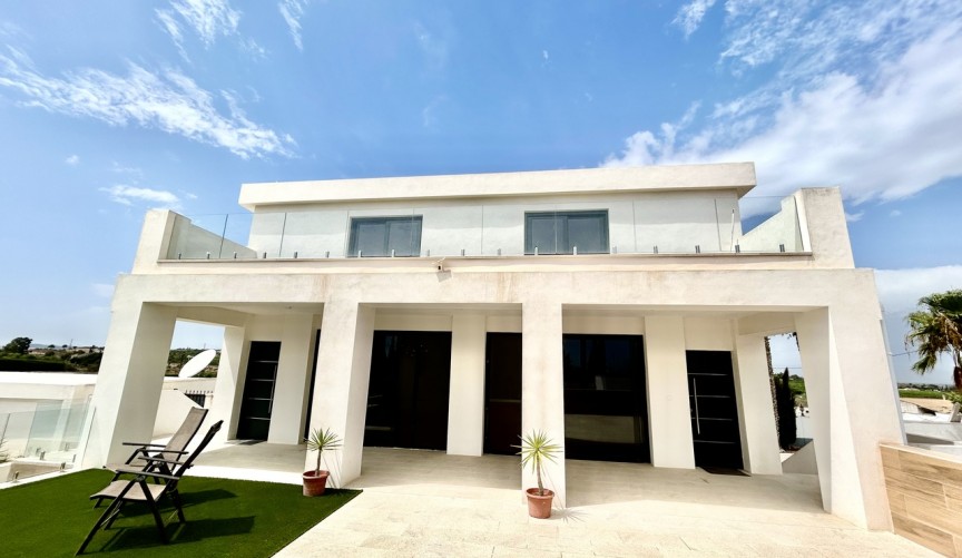 Resale - Villa -
Los Montesinos - Costa Blanca