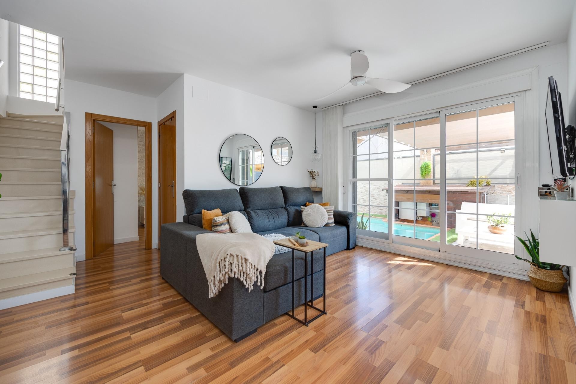 Resale - Villa -
Los Montesinos - La Herrada