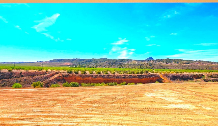 Resale - Villa -
Macisvenda - Inland